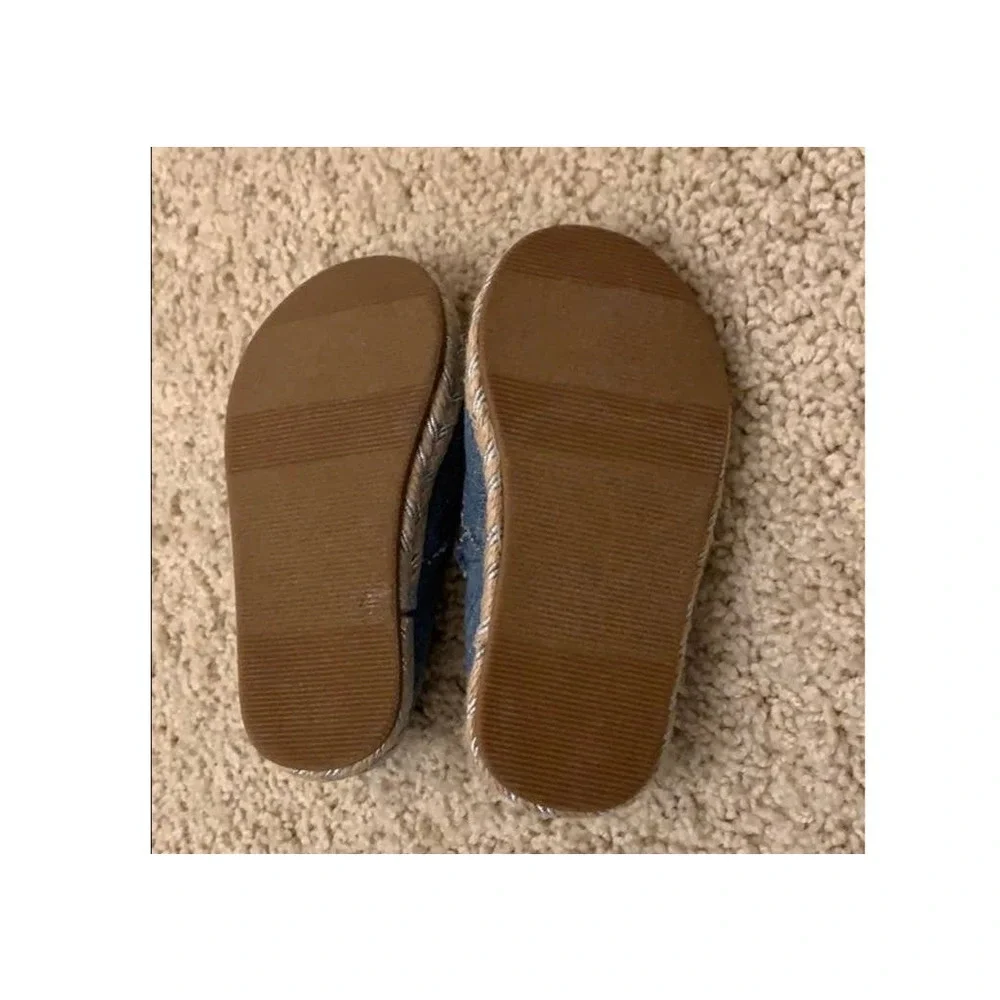 Gap Thea Chambray Slip-On Baby Shoes NWOT Size 5 Scalloped Espadrille